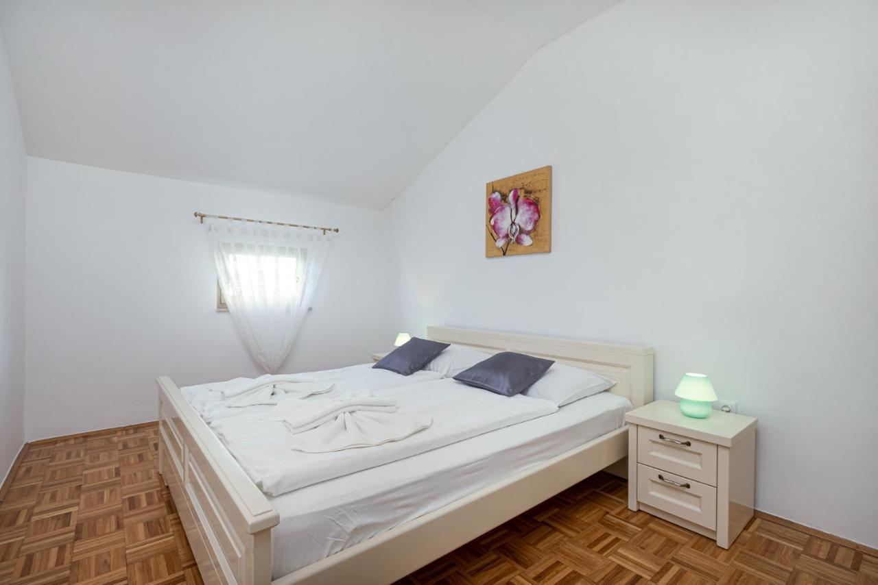 Mima Apartment โปเรช ภายนอก รูปภาพ