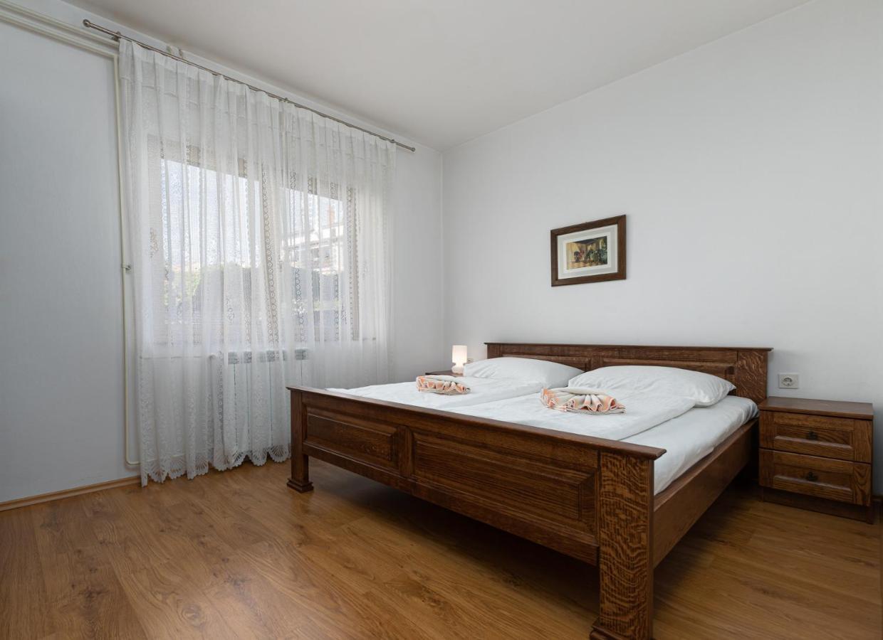 Mima Apartment โปเรช ภายนอก รูปภาพ
