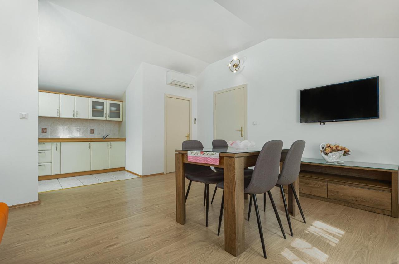 Mima Apartment โปเรช ภายนอก รูปภาพ