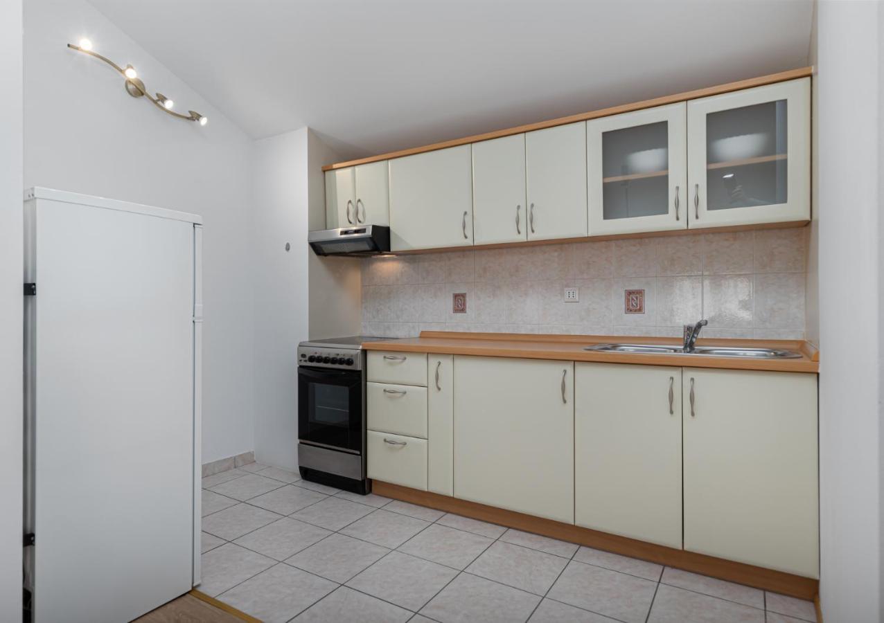 Mima Apartment โปเรช ภายนอก รูปภาพ