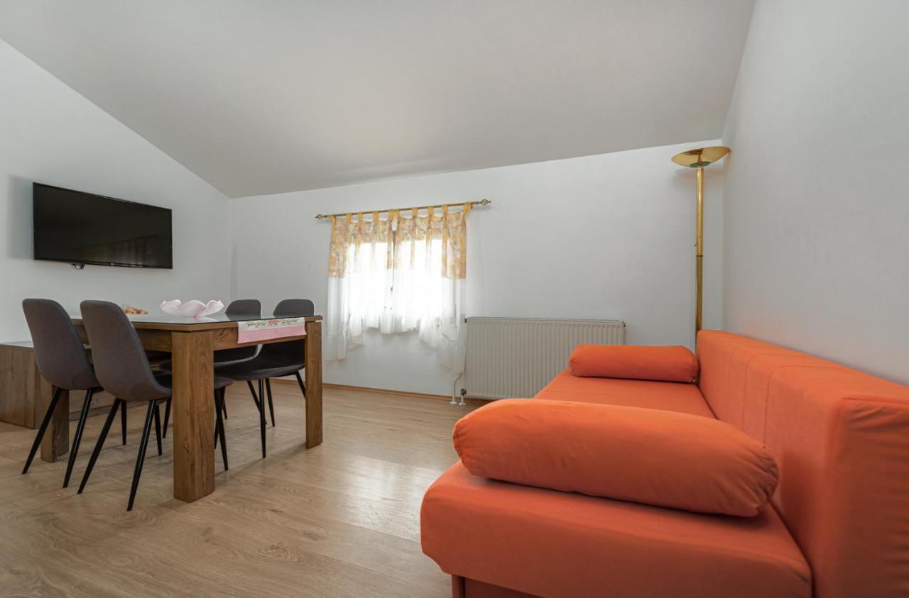 Mima Apartment โปเรช ภายนอก รูปภาพ