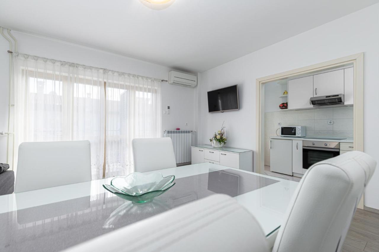Mima Apartment โปเรช ภายนอก รูปภาพ