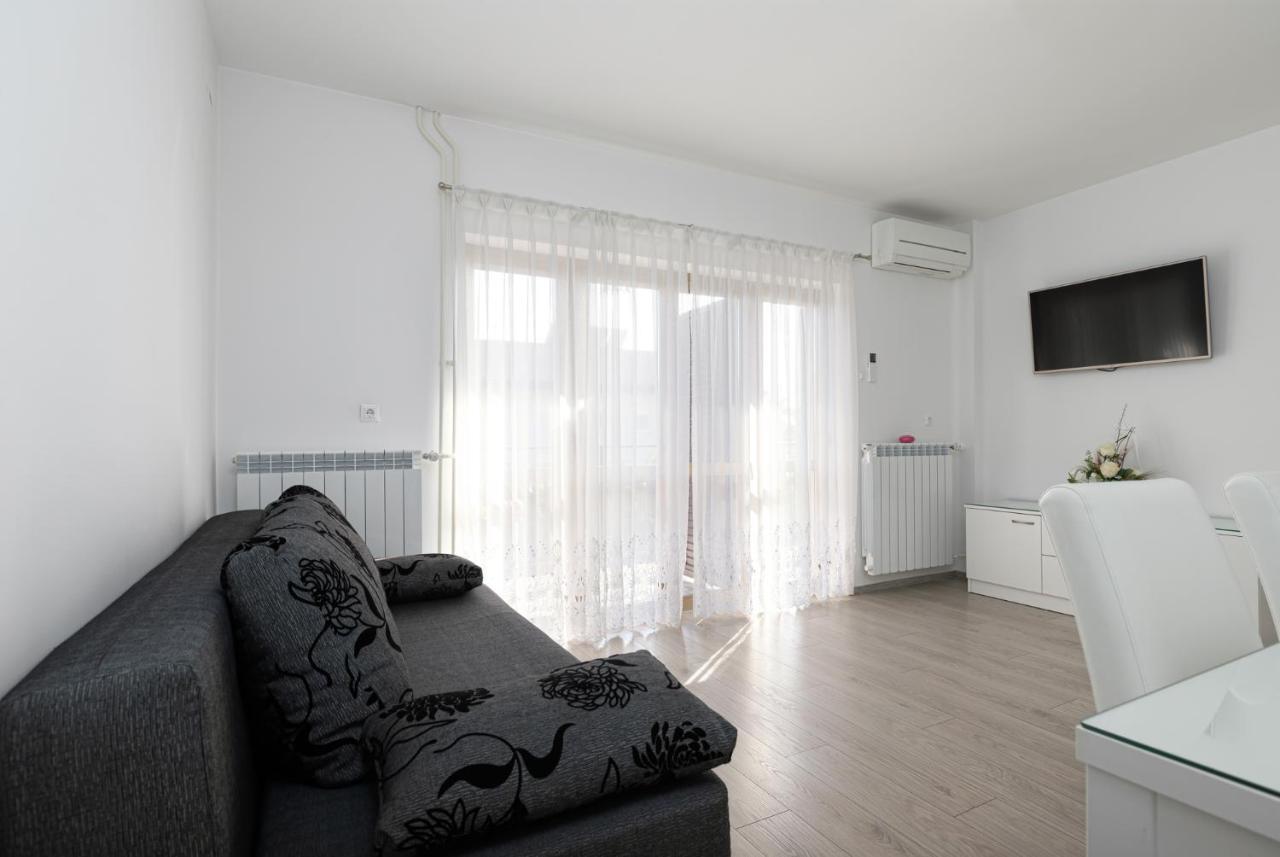 Mima Apartment โปเรช ภายนอก รูปภาพ