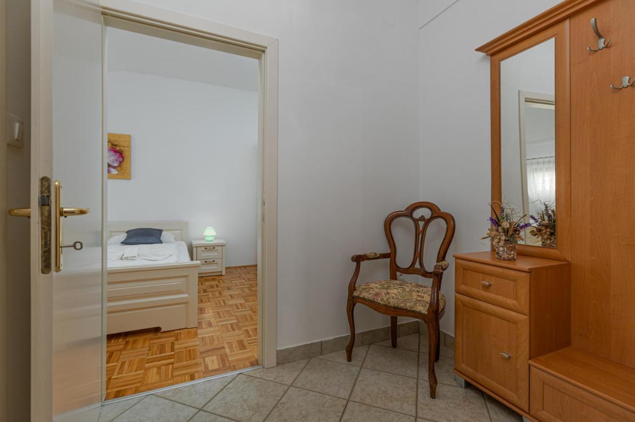 Mima Apartment โปเรช ภายนอก รูปภาพ