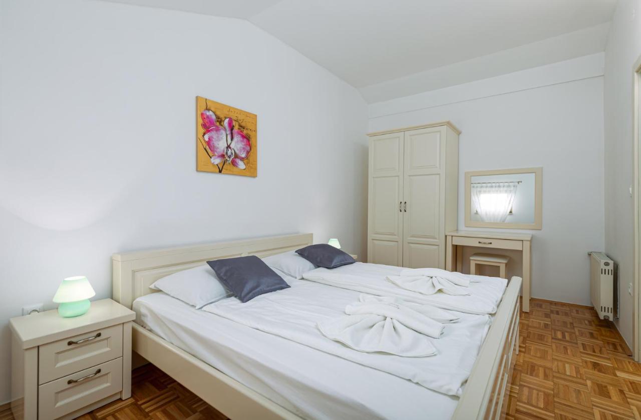 Mima Apartment โปเรช ภายนอก รูปภาพ
